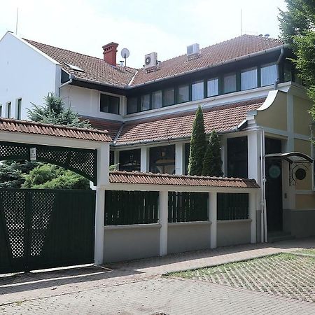 Szlovak Panzio Hotel Bekescsaba Bagian luar foto