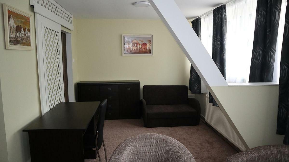 Szlovak Panzio Hotel Bekescsaba Bagian luar foto