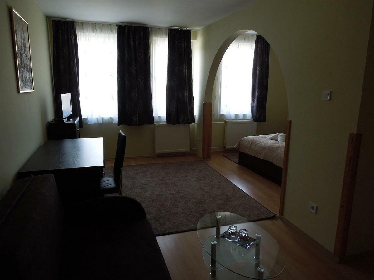 Szlovak Panzio Hotel Bekescsaba Bagian luar foto