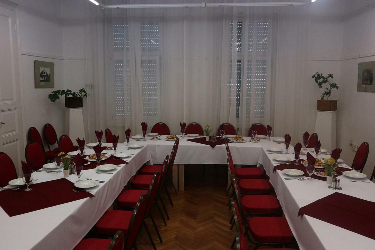 Szlovak Panzio Hotel Bekescsaba Bagian luar foto